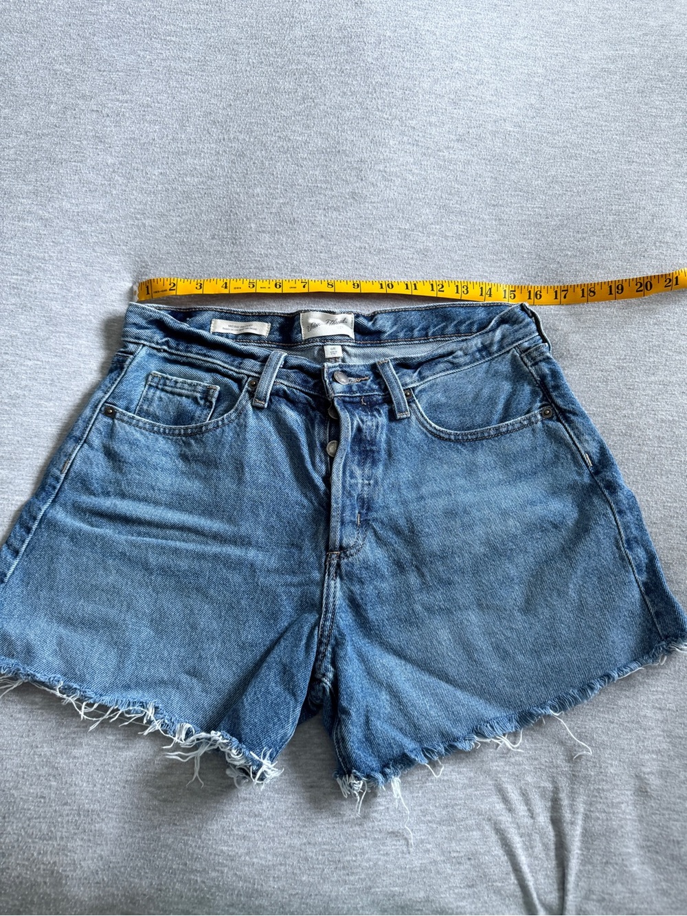 Universal Thread Mid Rise 90s Baggy cutoff shorts